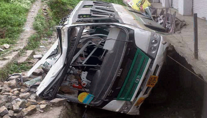 ভারতের উত্তরাখণ্ডে বাস খাদে পড়ে ১৩জন নিহত
