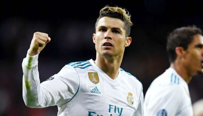 মেসিকে টপকে নতুন রেকর্ড রোনালদোর