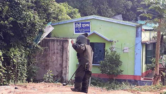 মিরসরাইয়ে ‘জঙ্গি আস্তানা’ থেকে দুইজনের মরদেহ উদ্ধার