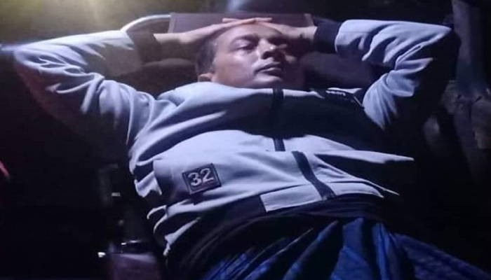 ভোট না দেয়ায় শিক্ষককে হাতুড়িপেটা