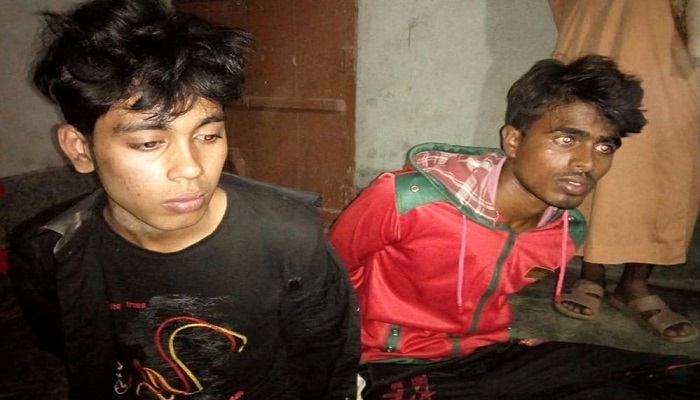 পড়ার টেবিলে মাদরাসা ছাত্রীকে এসিড নিক্ষেপ, আটক ২