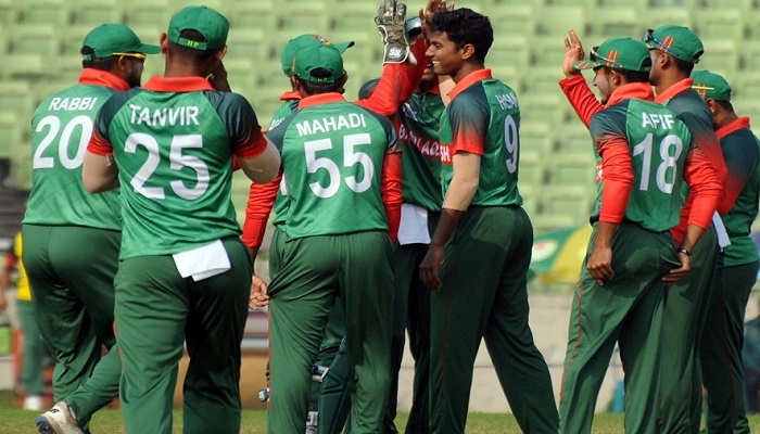 ৪ উইকেট হারিয়ে চাপে আছে নেপাল