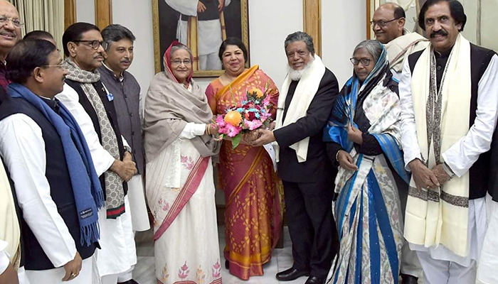 ফের নতুন নেতৃত্ব গড়ে তোলার তাগিদ