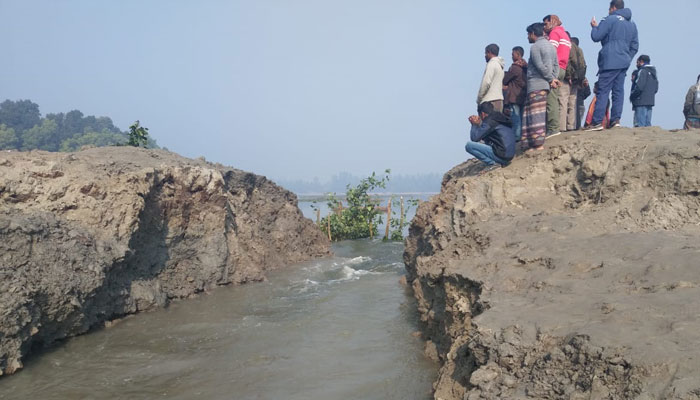 বিলের বাঁধ কাটায় উত্তেজনা, বীজতলা প্লাবিত