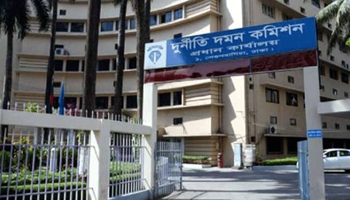 স্ত্রীসহ গণপূর্তের প্রধান প্রকৌশলীকে দুদকের নোটিস