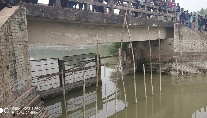 বাঁধ উচ্ছেদে ইউএনও, মামলা দিলেন দখলদার!