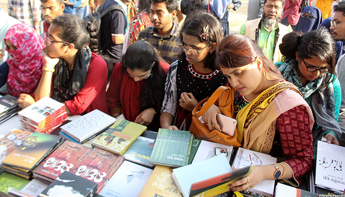 এবারও রেকর্ড ভাঙলো বইমেলা