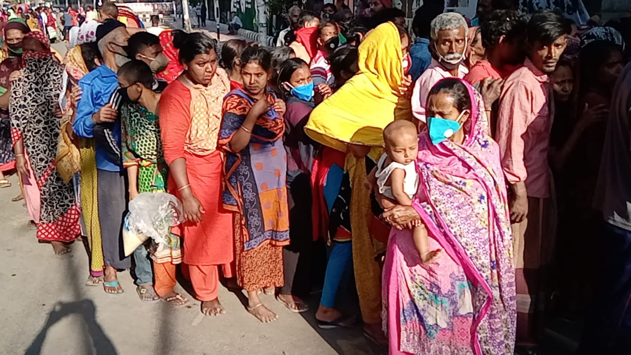 করোনা সচেতনতার মধ্যে অসচেতনতা
