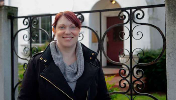 যেভাবে করোনা ঠেকালেন এলিজাবেথ