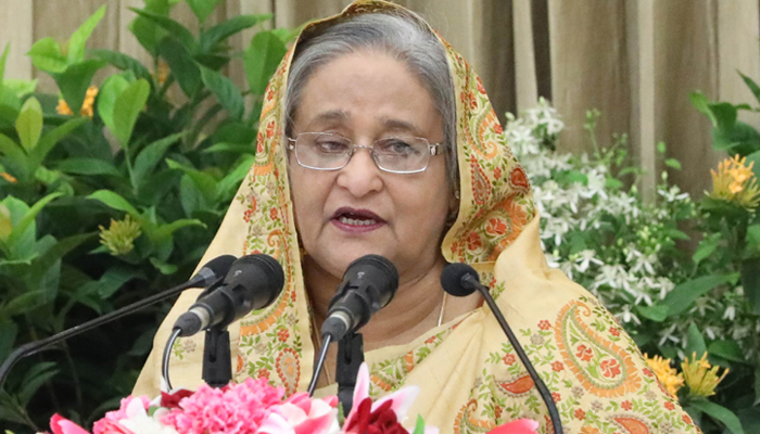 চাকরির পিছে না ছুটে ঋণ নিয়ে ব্যবসা করুন