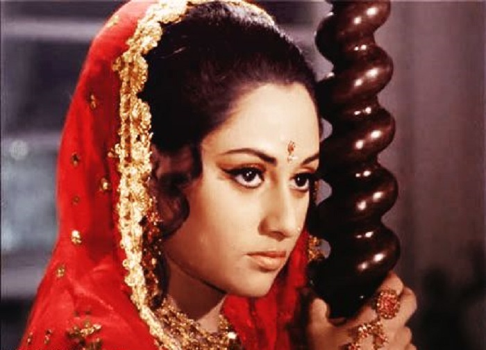 জন্মদিনে একা ঘরে জয়া