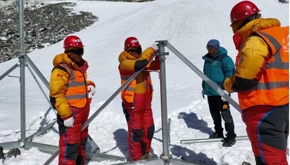 এভারেস্টের চুড়োয় ৫জি নেটওয়ার্ক