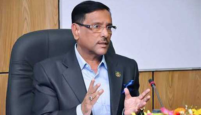 জীবনের ঝুঁকি নিয়ে কাজ করছেন সাংবাদিকরা