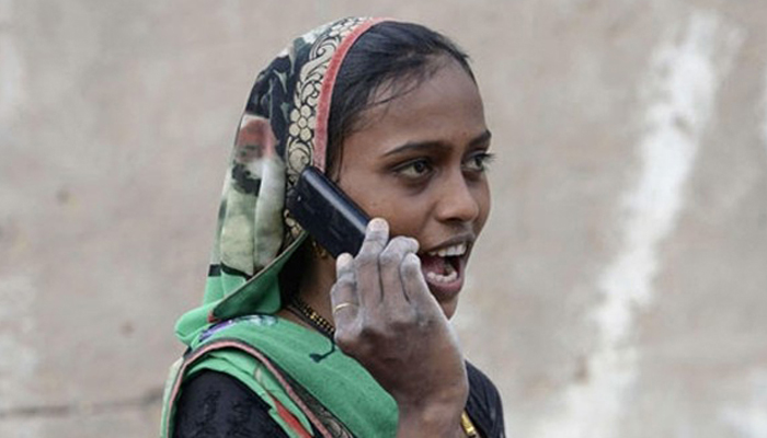 মোবাইল ও ইন্টারনেট খরচ বাড়ছে