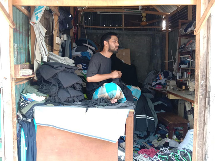 শহরে কাজ নেই, গ্রামে বন্যা- কোথায় যাবে ওরা?