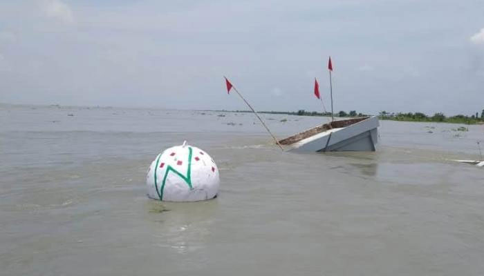 নৌ দুর্ঘটনা রোধে পদ্মায় বিলীন ভবনে বসানো হলো বয়া