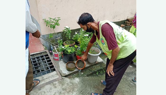 এডিসের লার্ভা পাওয়ায় প্রায় তিন লাখ টাকা জরিমানা