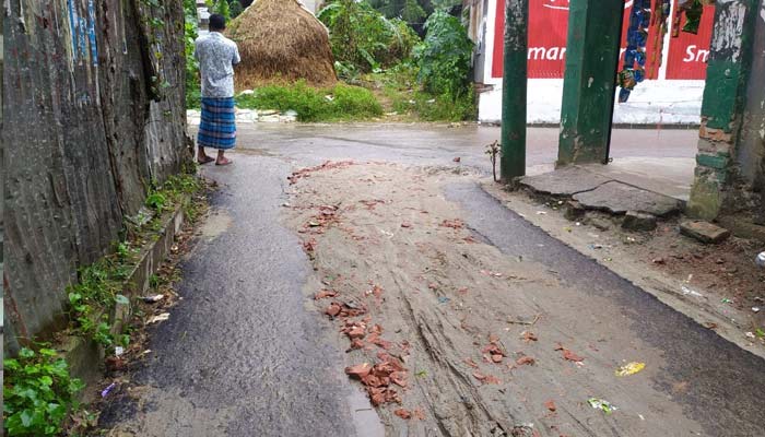 বন্যায় ভেস্তে গেছে ৪৫ কোটি টাকার রাস্তার কাজ