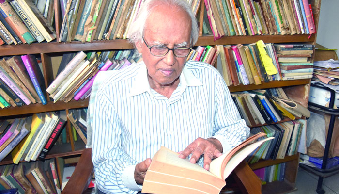 আহমদ রফিক কালের ব্যতিক্রমী একজন মানুষ