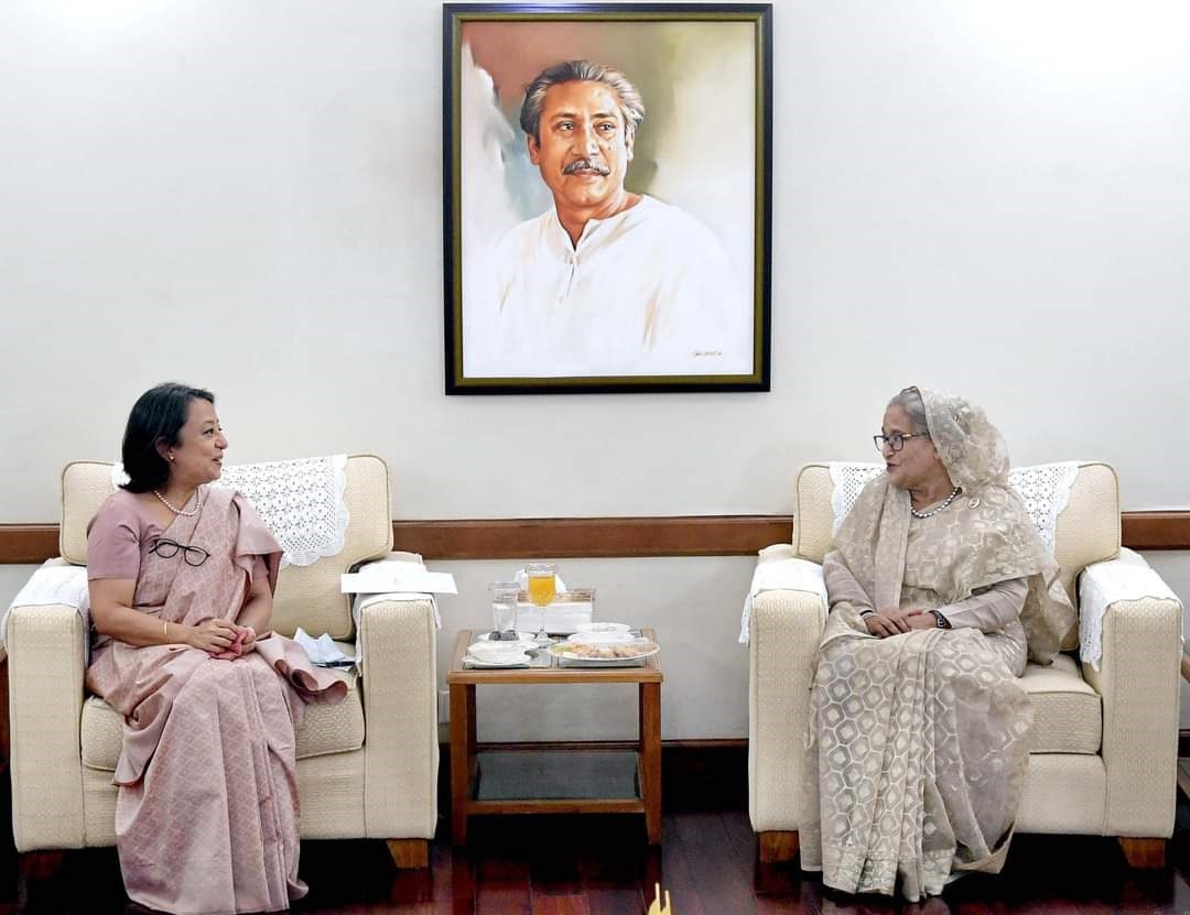 প্রধানমন্ত্রীর সঙ্গে সাক্ষাৎ করলেন রিভা গাঙ্গুলি