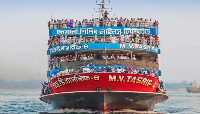 হটাৎ নৌযান বন্ধে চরম ভোগান্তিতে দক্ষিণাঞ্চলের যাএীরা
