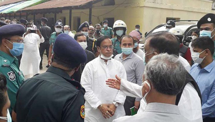 অবশেষে দেখা মিলল হাজী সেলিমের