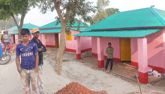 তানোরের ৫৭ পরিবার পাবেন জমিসহ ঘর
