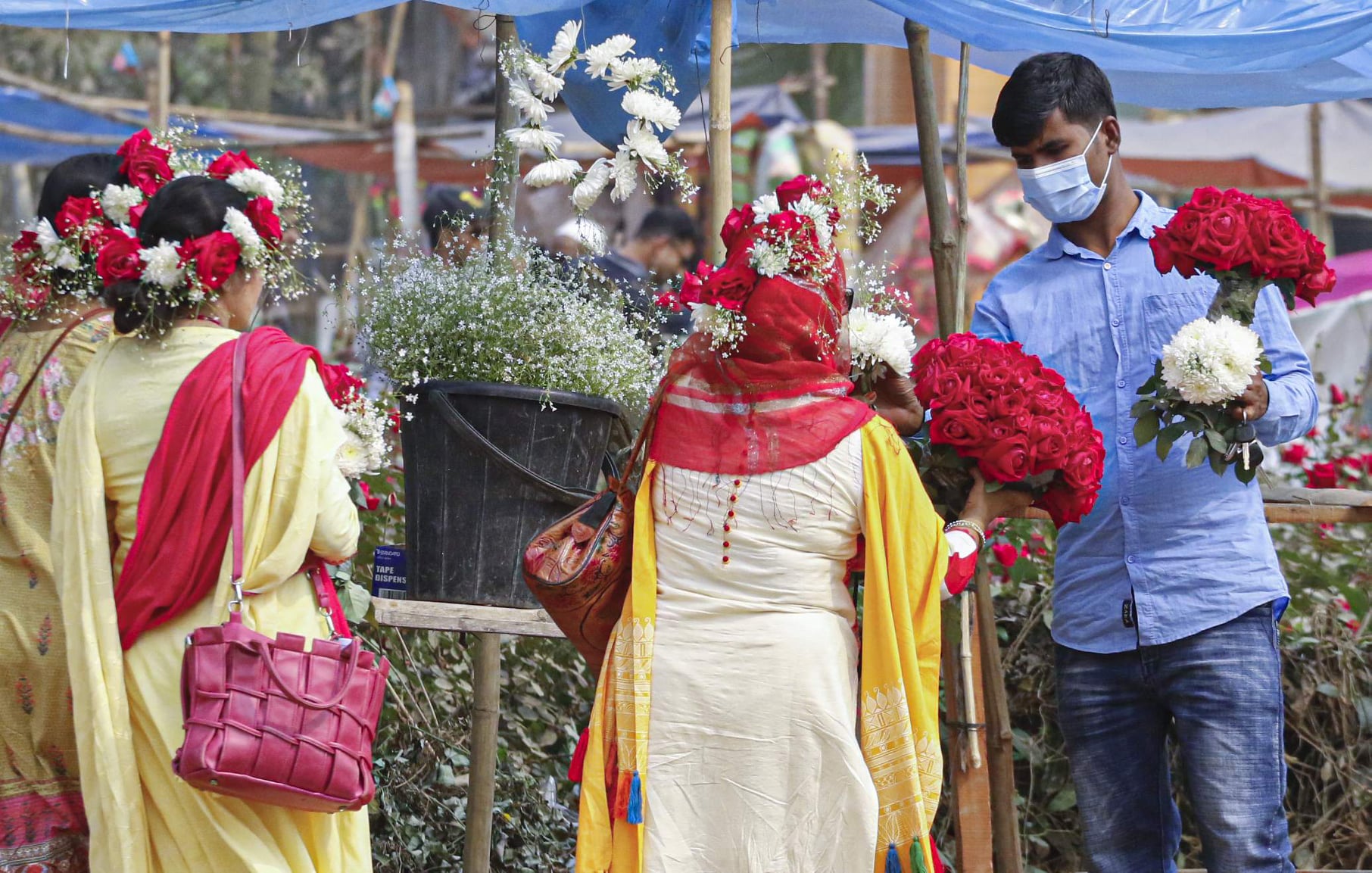 করোনা সরিয়ে দিয়ে জয় হোক ভালোবাসার