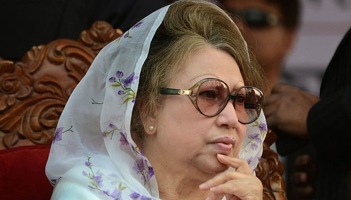 খালেদার কারাবাসের ৩ বছর: লন্ডন যেতে সরকারের সবুজ সংকেত!