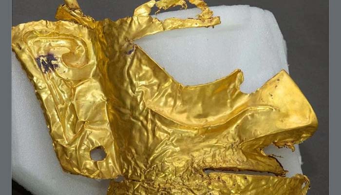 তিন হাজার বছরের স্বর্ণের মাস্ক