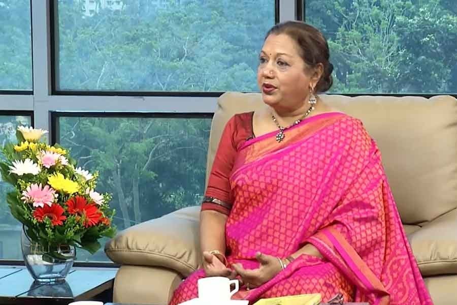 কবরী: যে হাসি চির অমলিন