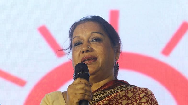 কবরী: যে হাসি চির অমলিন