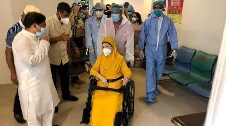 শ্বাসকষ্ট বাড়ায় সিসিইউতে স্থানান্তর খালেদা জিয়াকে
