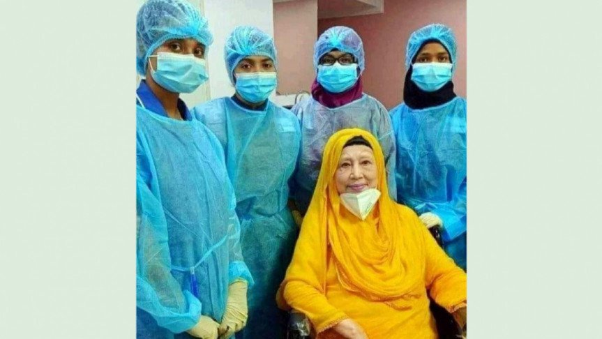 সিসিইউতে স্বাভাবিক শ্বাস-প্রশ্বাস নিচ্ছেন খালেদা জিয়া