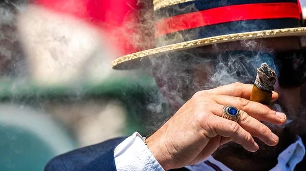 চীনে ধুমপানে প্রতি বছর মৃত্যু হয় ১০ লাখেরও বেশি মানুষের