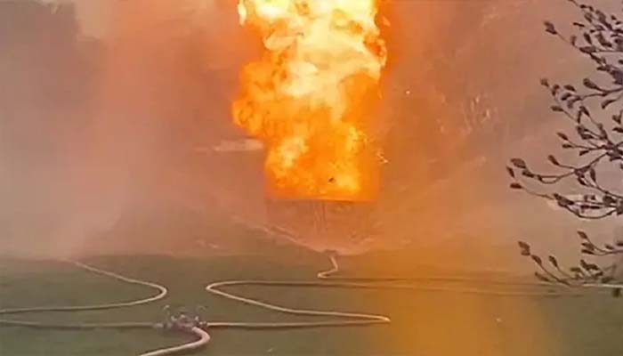 দুধের বোতল ভেবে মাটি থেকে উঠানো হলো দ্বিতীয় বিশ্বযুদ্ধের সময়ের বোমা