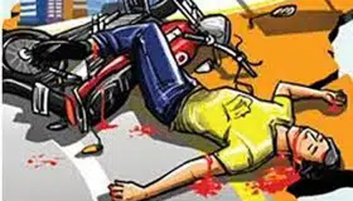 এক ট্রাকে অপর ট্রাকের ধাক্কায় বাইসাইকেল আরোহীর মৃত্যু