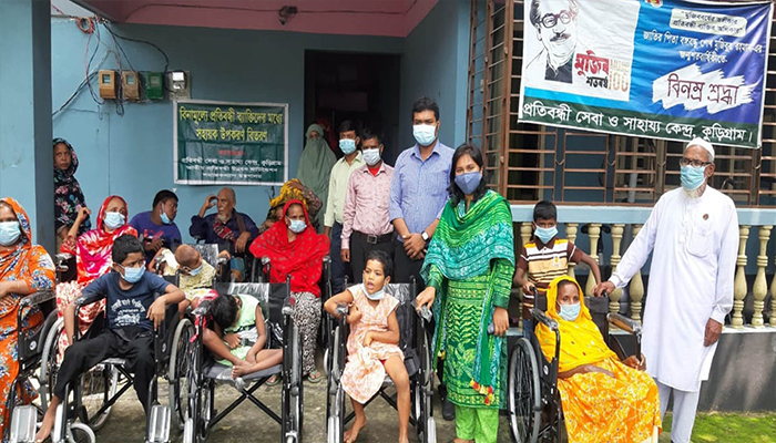 কুড়িগ্রামে মুজিববর্ষ উপলক্ষে ২৫ প্রতিবন্ধী পেলেন হুইল চেয়ার 