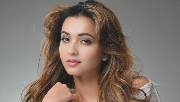 ঢাকায় আসছেন কৌশানী মুখার্জি