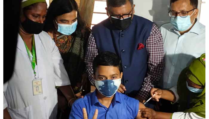 প্রাথমিকভাবে ৩০ লাখ শিক্ষার্থীকে টিকা দেওয়া হবে