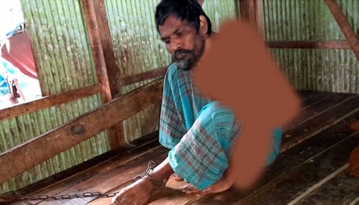 ১৫ বছর ধরে শিকলে বাঁধা হাফেজ আবদুল খালেক