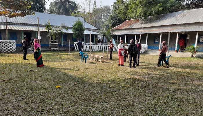 টাঙ্গাইল-৭ আসনের উপনির্বাচনে ভোটার উপস্থিতি কম