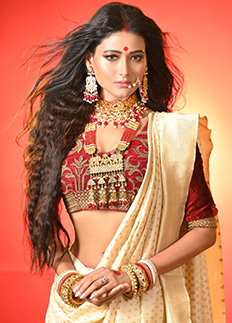 নিজের মতো চলতে চান অধরা