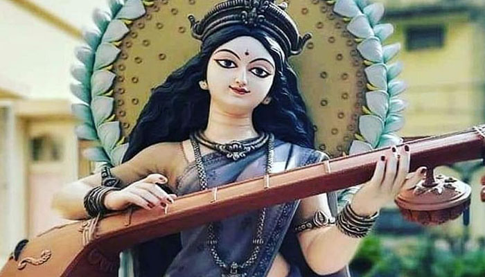 রাত পোহালেই সরস্বতী পূজা, বাগ্‌দেবীর আরাধনা