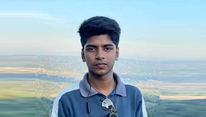 চলন্ত ট্রেন থেকে পড়ে ঢাবি শিক্ষার্থীর মৃত্যু