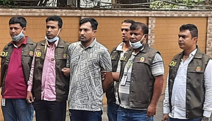 হত্যার আগের দিনও কমলাপুরে টার্গেট হয়েছিলেন টিপু