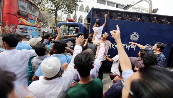 ইশরাকের প্রিজনভ্যানে হামলা: বিএনপির ১২ নেতাকর্মী রিমান্ডে