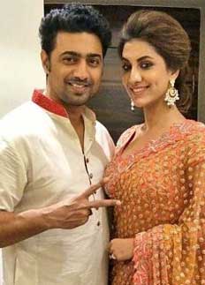 এ মাসেই বিয়ের পিঁড়িতে বসছেন দেব-রুক্মিণী