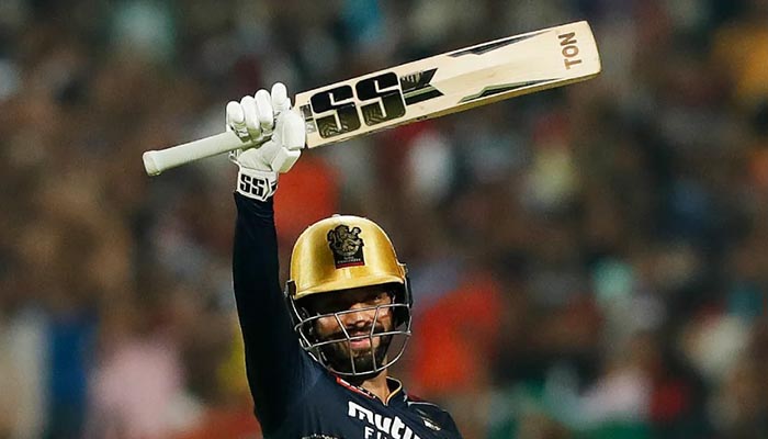 রুদ্ধশ্বাস জয়ে কোয়ালিফায়ারে কোহলির রয়্যাল চ্যালেঞ্জার্স