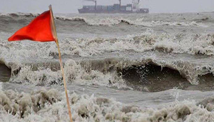 লঘুচাপে সাগরে তিন নম্বর সতর্কতা, নদীতে দুই নম্বর
